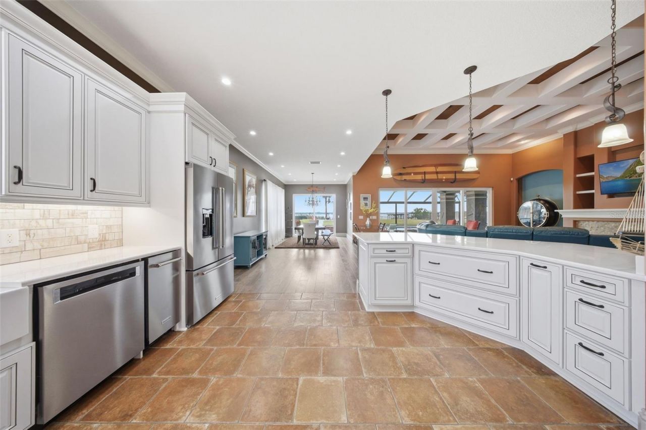 16401 E Shirley Shores Road, Tavares, FL 32778 Photo