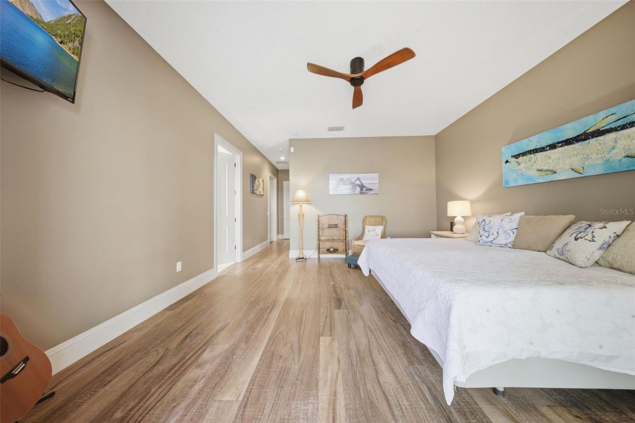 16401 E Shirley Shores Road, Tavares, FL 32778 Photo