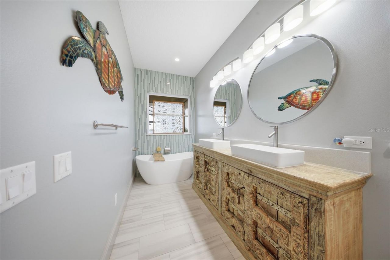 16401 E Shirley Shores Road, Tavares, FL 32778 Photo