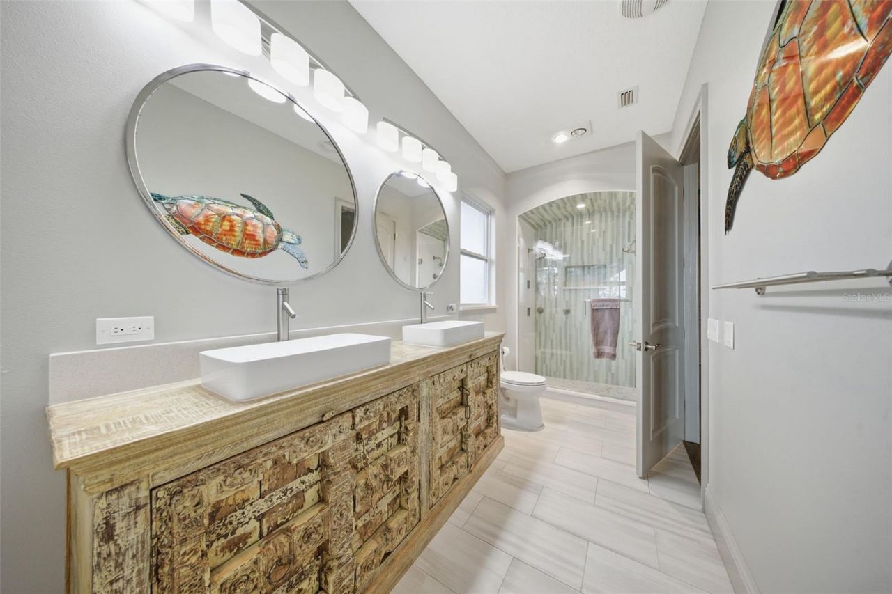16401 E Shirley Shores Road, Tavares, FL 32778 Photo