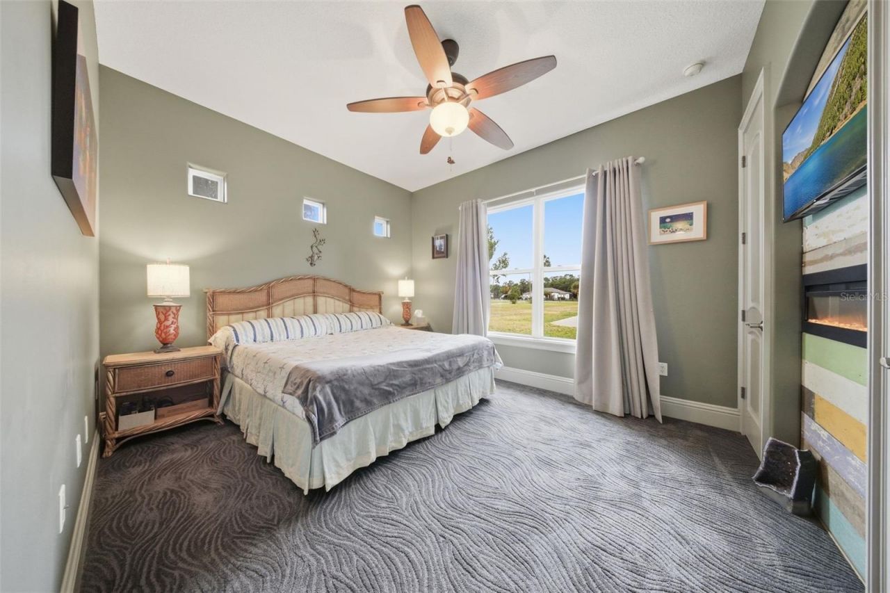 16401 E Shirley Shores Road, Tavares, FL 32778 Photo