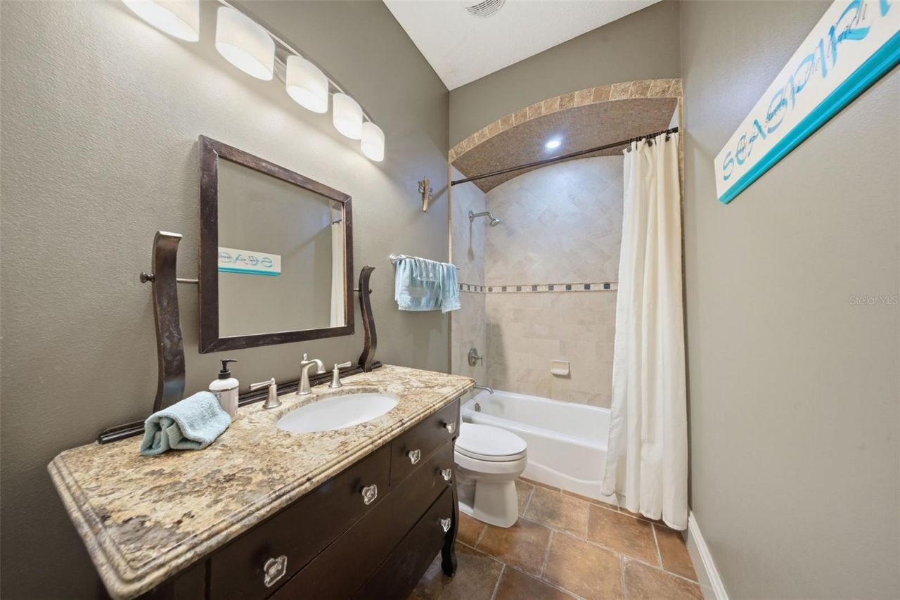 16401 E Shirley Shores Road, Tavares, FL 32778 Photo