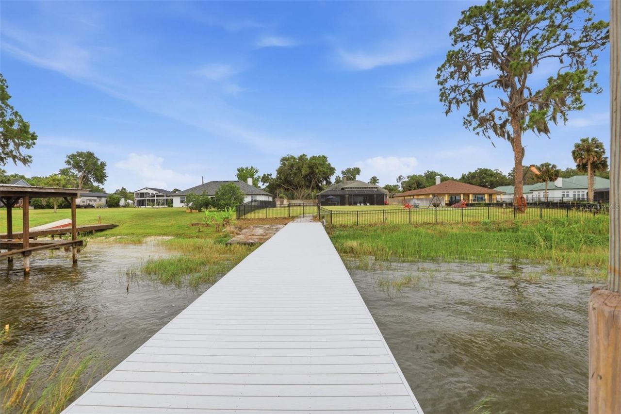 16401 E Shirley Shores Road, Tavares, FL 32778 Photo