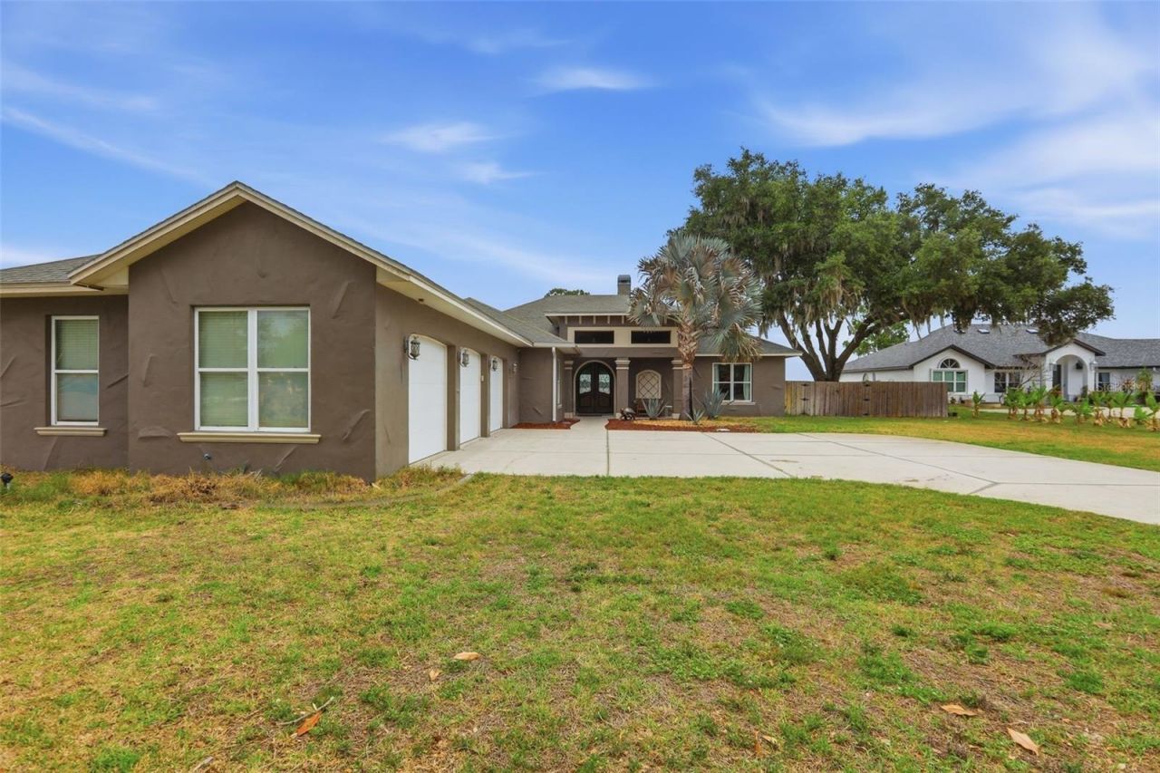 16401 E Shirley Shores Road, Tavares, FL 32778 Photo