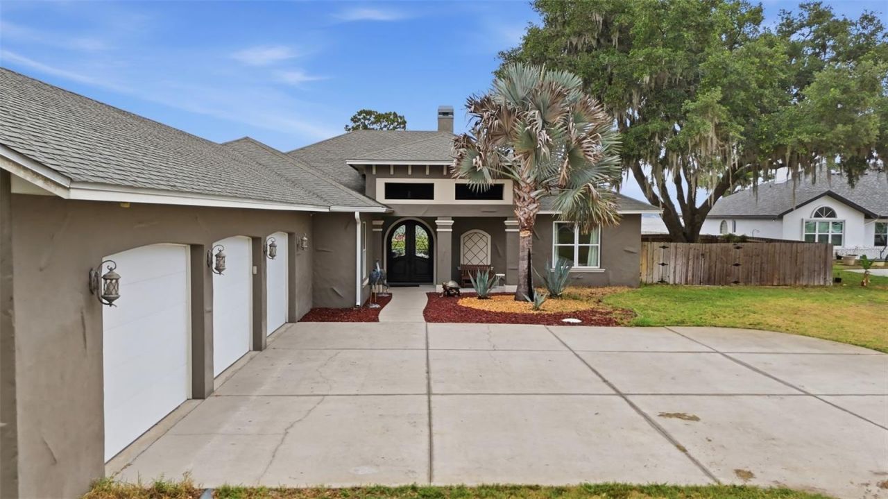 16401 E Shirley Shores Road, Tavares, FL 32778 Photo