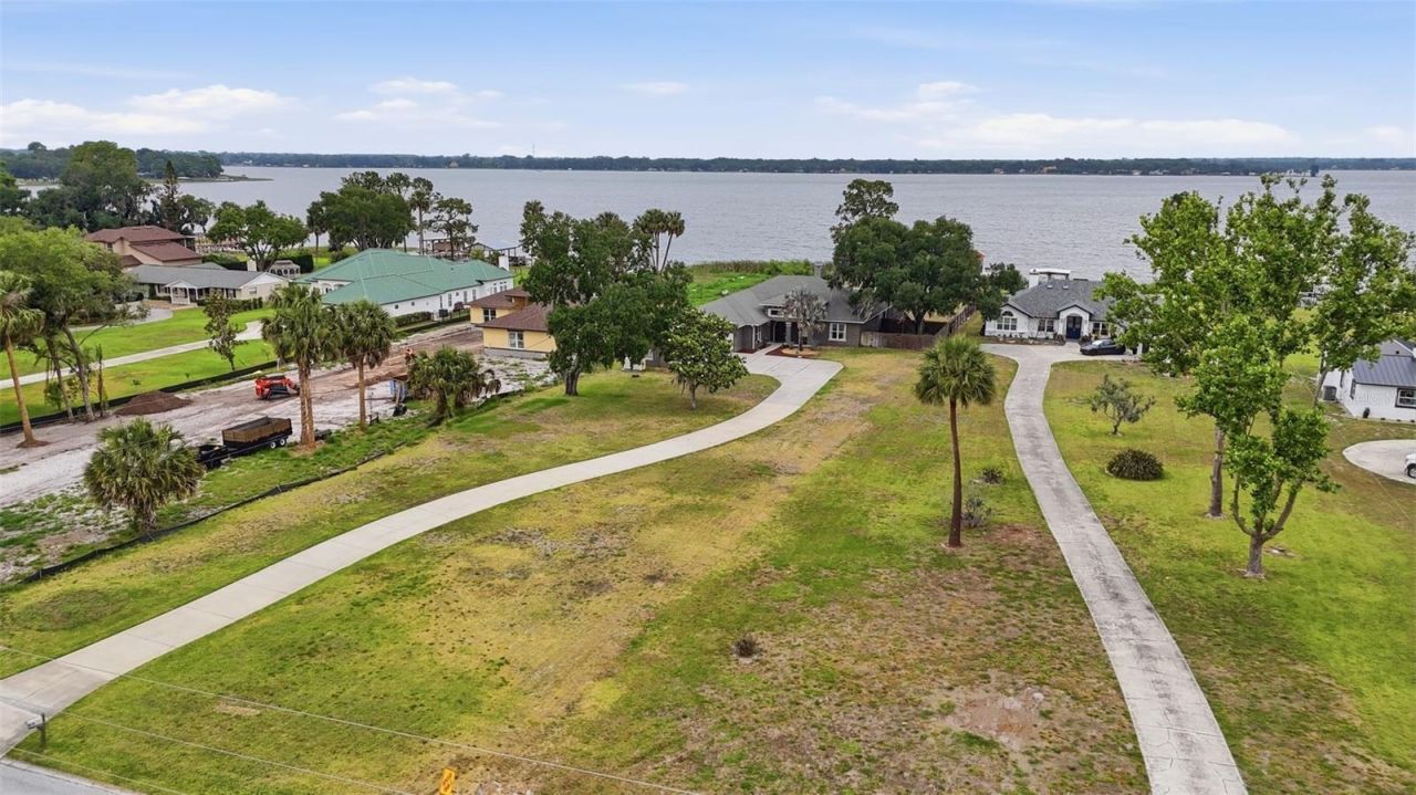 16401 E Shirley Shores Road, Tavares, FL 32778 Photo