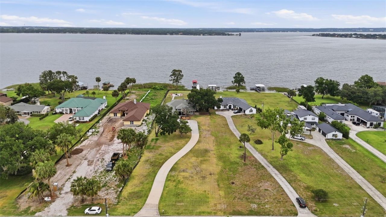 16401 E Shirley Shores Road, Tavares, FL 32778 Photo