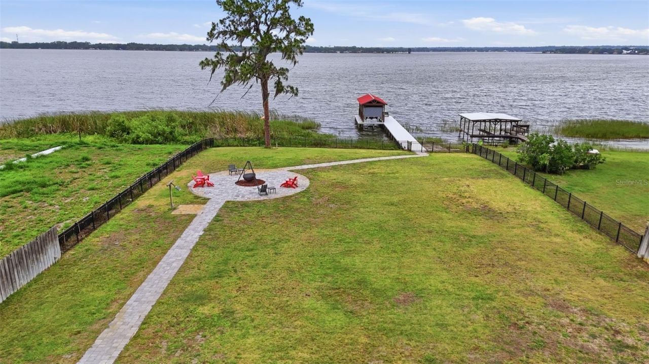 16401 E Shirley Shores Road, Tavares, FL 32778 Photo