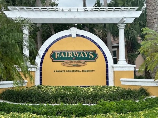 5020 Fairways Circle, Unit J205, Vero Beach, FL 32967
