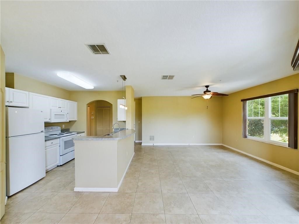 5020 Fairways Circle, Unit J205, Vero Beach, FL 32967 Photo