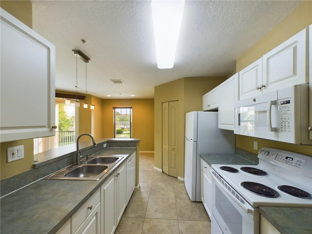5020 Fairways Circle, Unit J205, Vero Beach, FL 32967 Photo