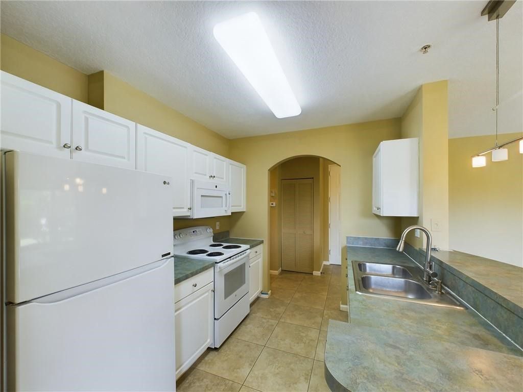 5020 Fairways Circle, Unit J205, Vero Beach, FL 32967 Photo