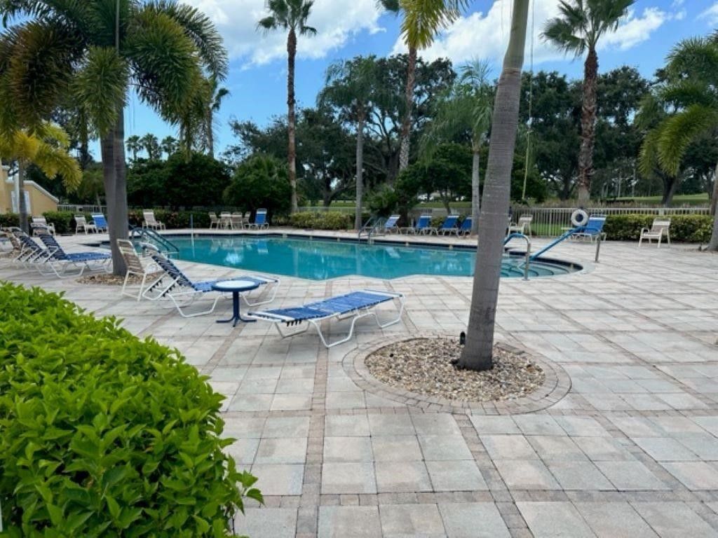 5020 Fairways Circle, Unit J205, Vero Beach, FL 32967 Photo