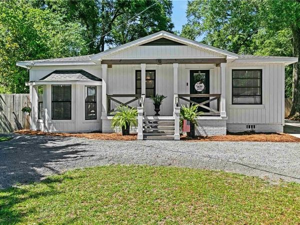 10 Bayou Oaks Drive, Saraland, AL 36571