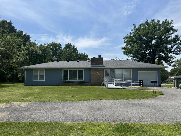 19211 State Highway 112 , Cassville, MO 65625