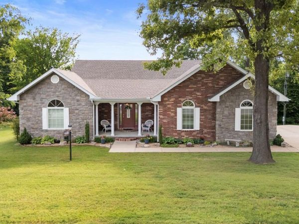 204 Mcfarland Avenue , Cassville, MO 65625