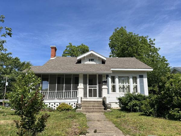 501 N Harris Street , Willow Springs, MO 65793