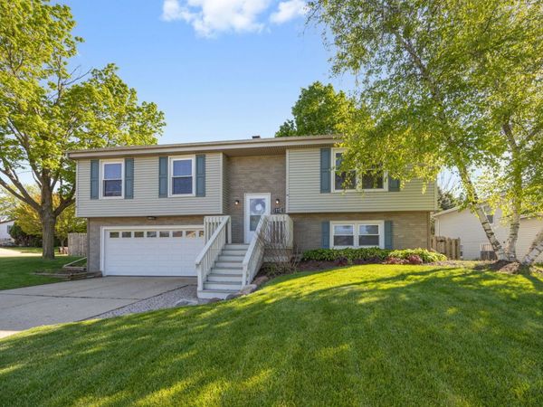 5113 W Dartmoor Drive , McHenry, IL 60050