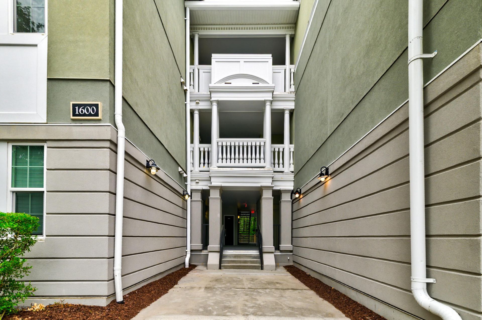 1627 Telfair Way Photo 32