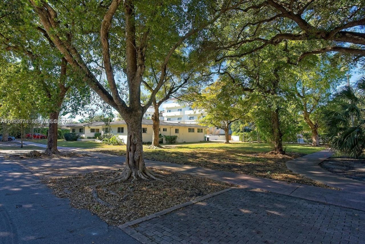 5400 Orduna Dr , Coral Gables, FL 33146 Photo