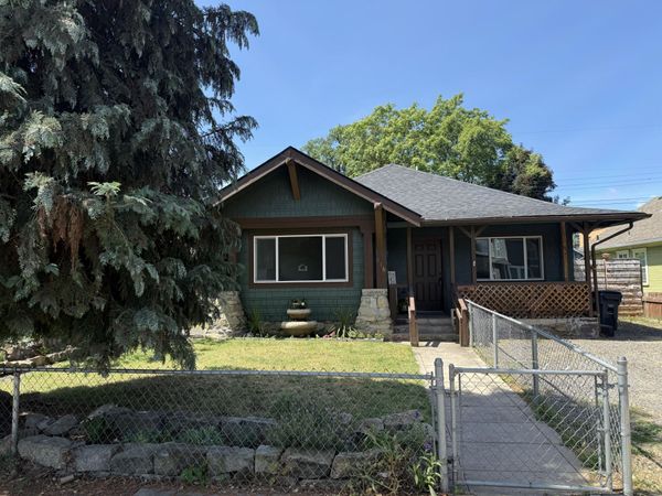 516 S Grape Street, Medford, OR 97501