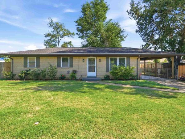 2335 Merle Cir, Pensacola, FL 32526