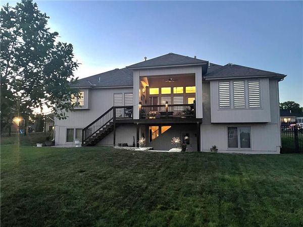 2512 NE CRESTVIEW Street, Blue Springs, MO 64029