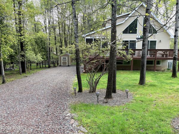 1021 Indian Drive , Lake Ariel, PA 18436