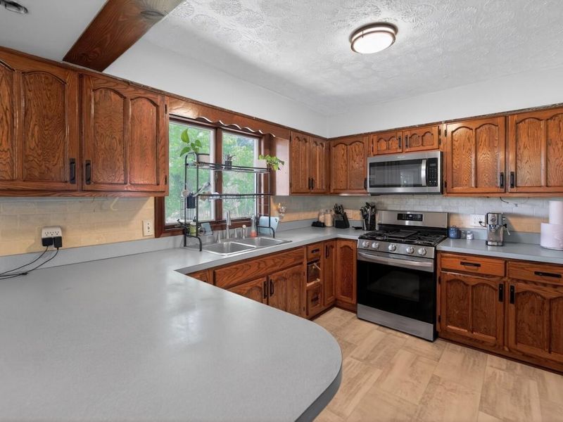 23783 Caves Road , Gambier, OH 43022 Photo 9