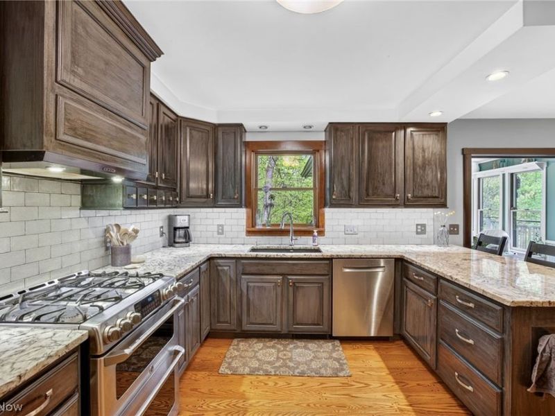 607 Highwood Drive, Cuyahoga Falls, OH 44223 Photo 10
