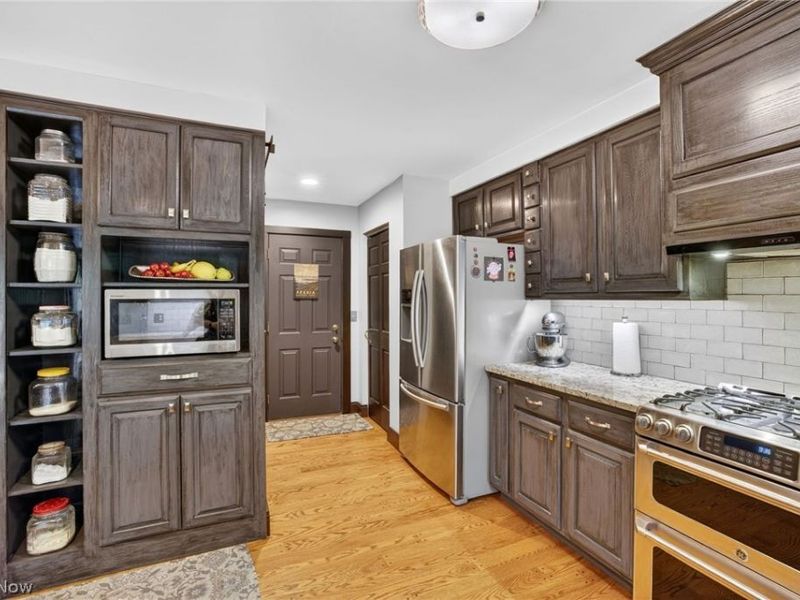 607 Highwood Drive, Cuyahoga Falls, OH 44223 Photo 11
