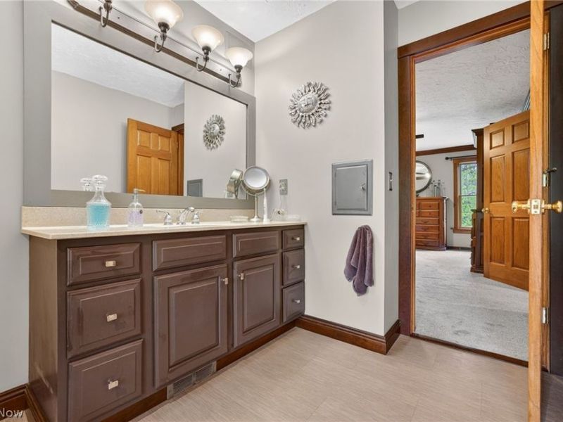607 Highwood Drive, Cuyahoga Falls, OH 44223 Photo 22