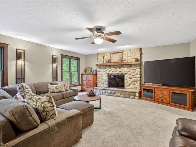 607 Highwood Drive, Cuyahoga Falls, OH 44223 Photo 5