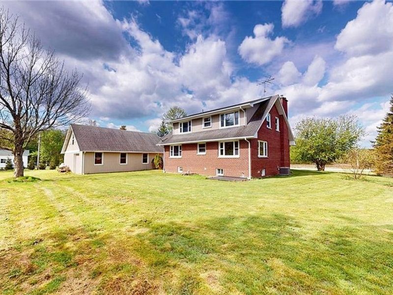 10525 Clay Street, Montville, OH 44064 Photo 5