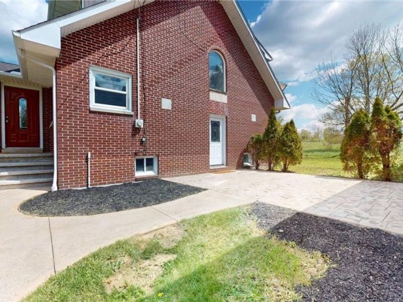 10525 Clay Street, Montville, OH 44064 Photo 8