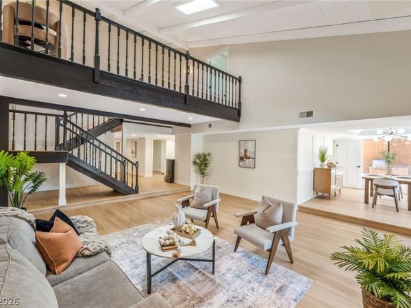 976 Pinehurst Drive, Las Vegas, NV 89109