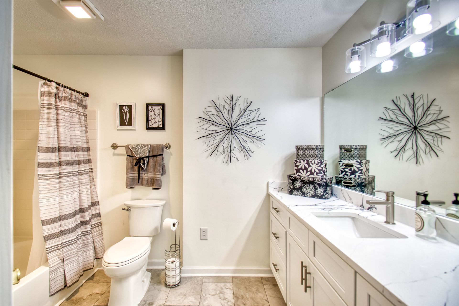 4960 Windsor Green Way Photo 13