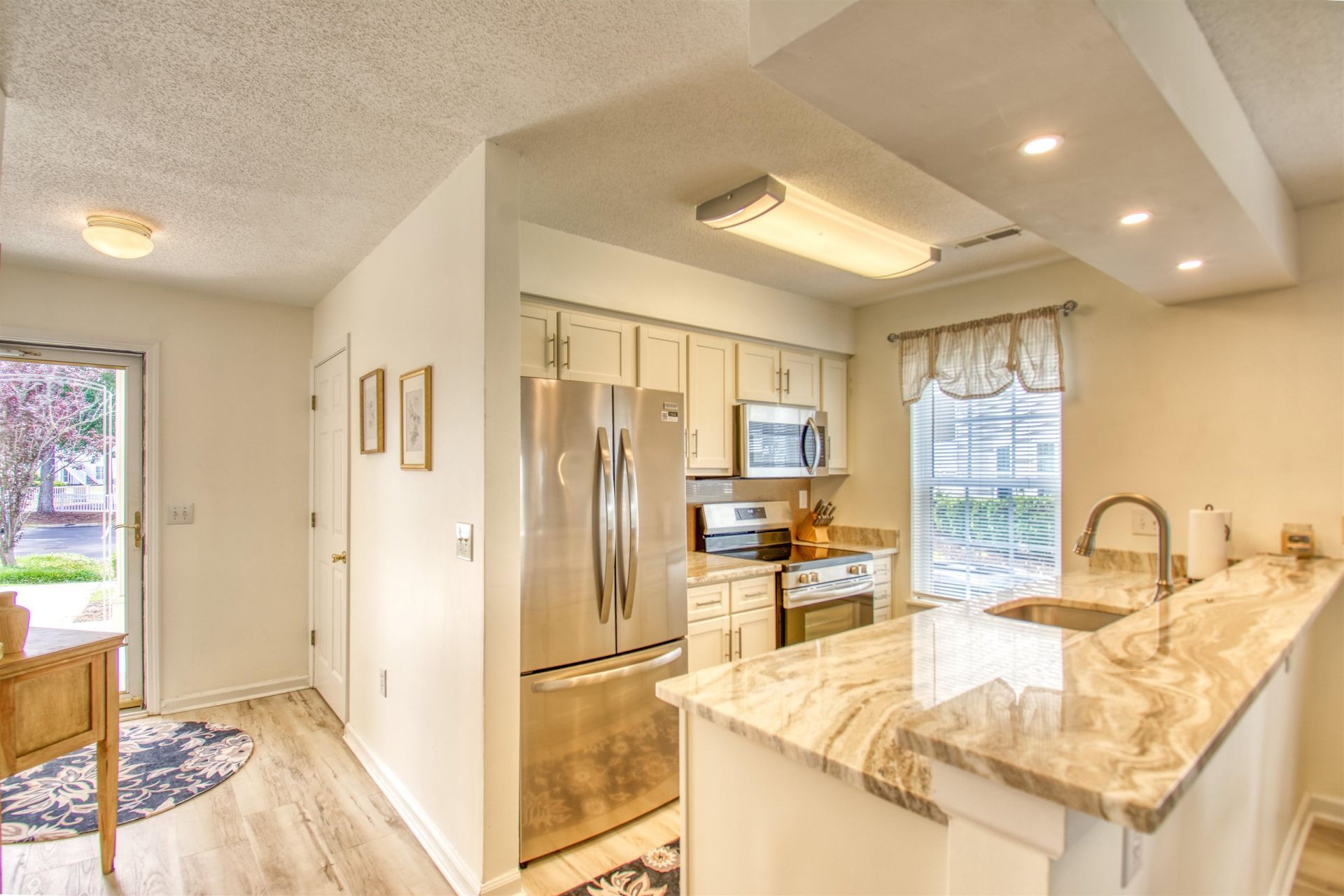 4960 Windsor Green Way Photo 18