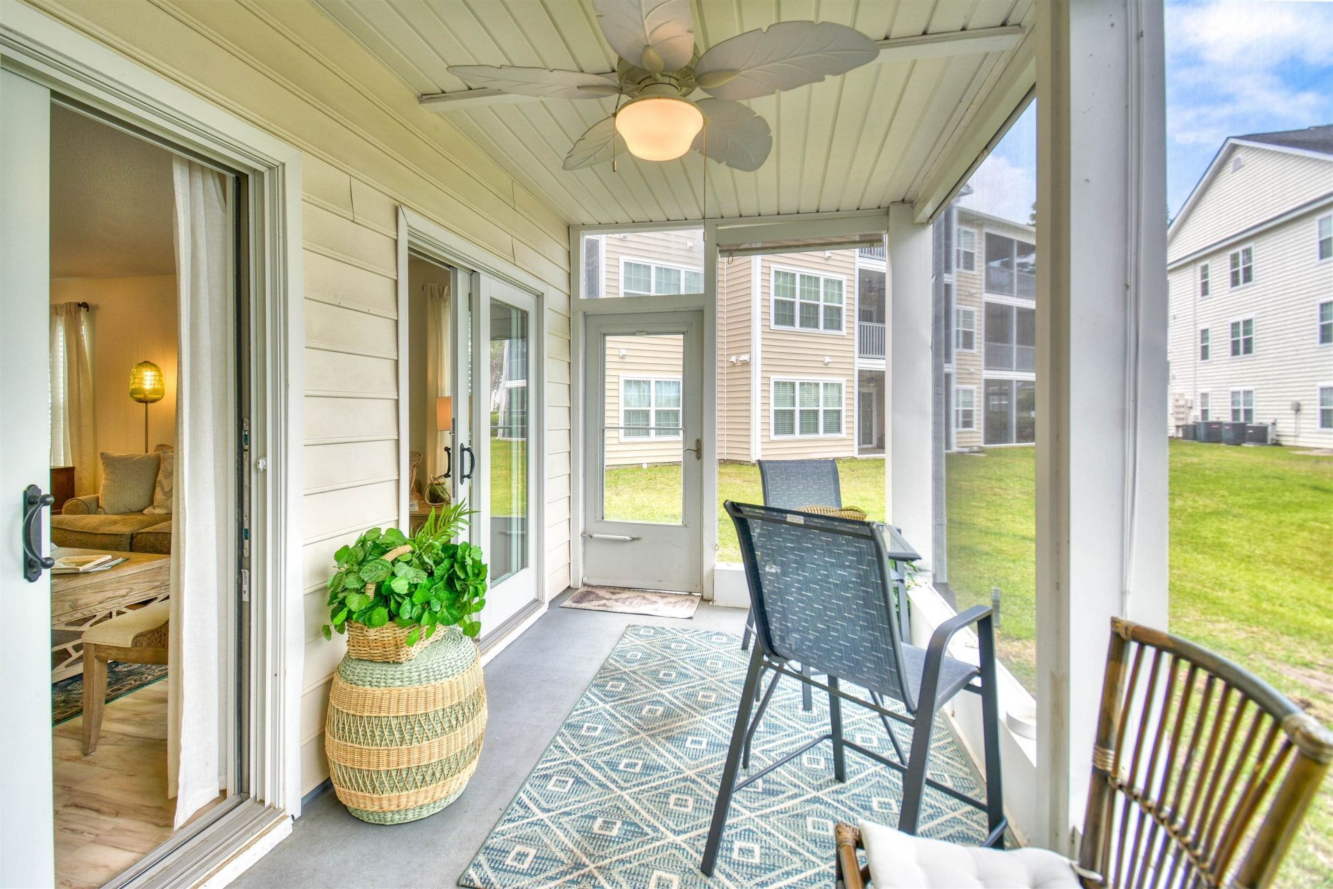 4960 Windsor Green Way Photo 27