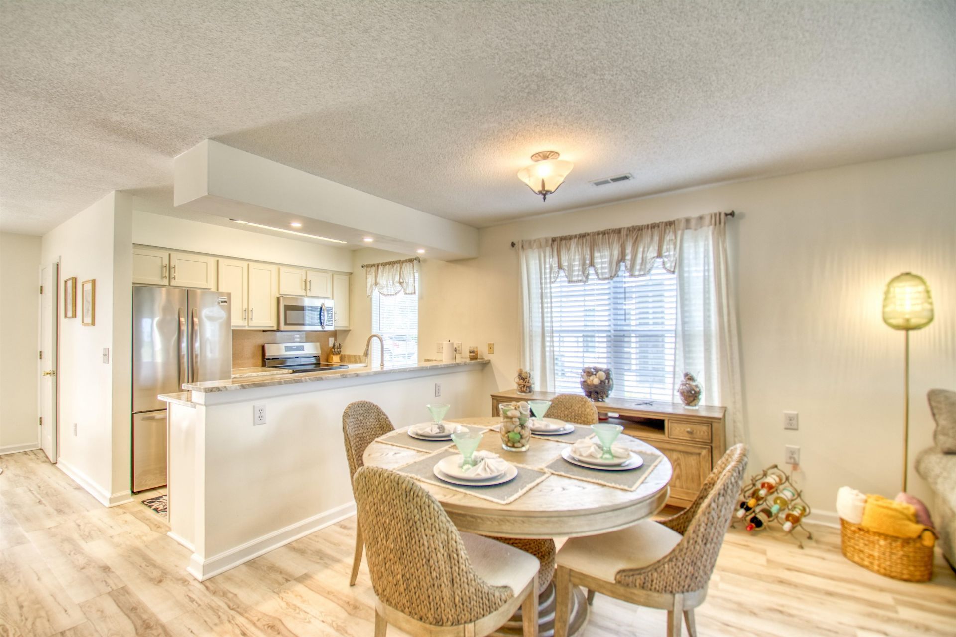 4960 Windsor Green Way Photo 7