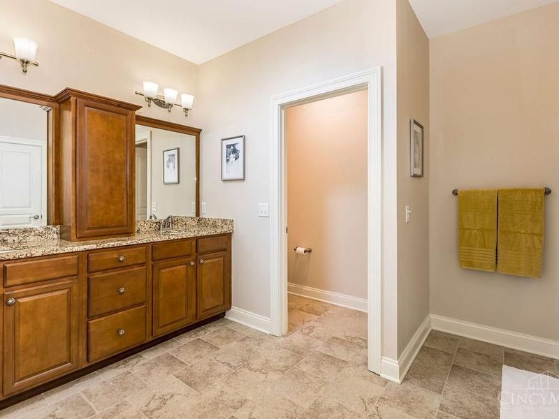 8703 Park Place Circle, West Chester, OH 45069 Photo 24