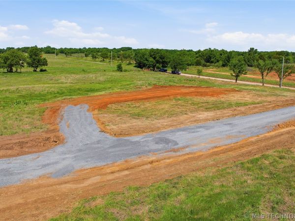5101 W Lone Chimney Road, Glencoe, OK 74032