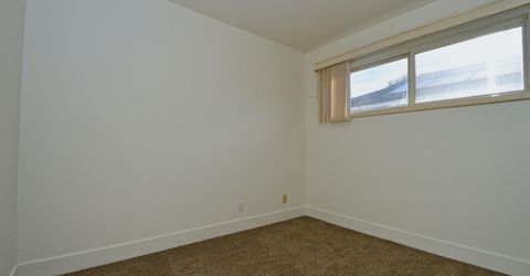10 E J Street, Sparks, NV 89431 Photo