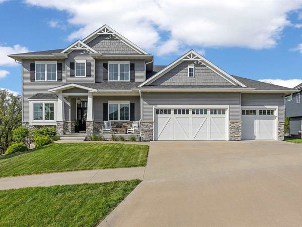 1340 Salm Dr, North Liberty, IA 52317