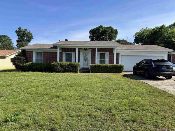 1330 Glenmere Circle , Malvern, AR 72104