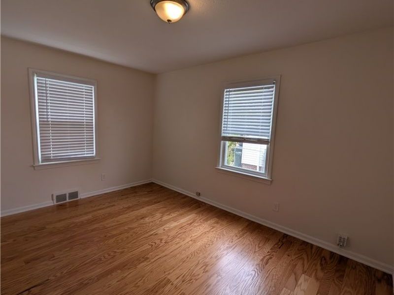 1678 Byron Drive, Mayfield Heights, OH 44124 Photo 12
