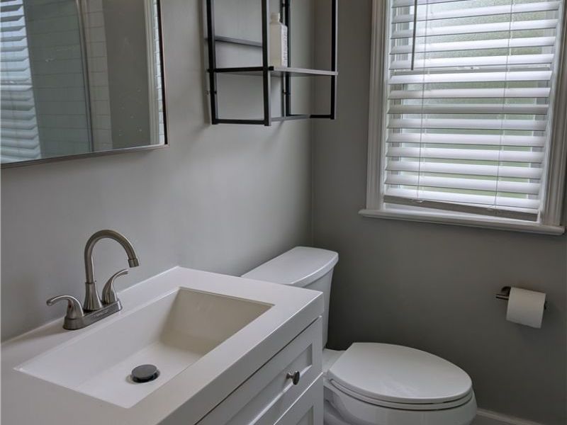1678 Byron Drive, Mayfield Heights, OH 44124 Photo 14