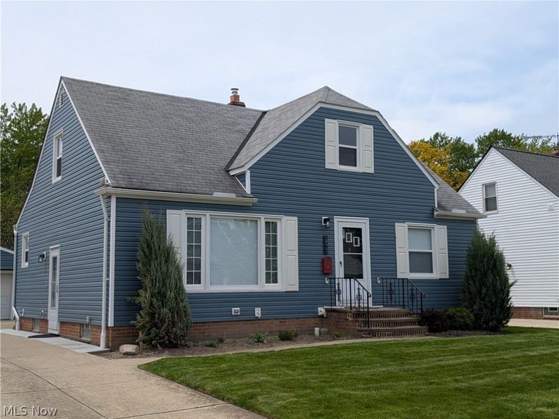1678 Byron Drive, Mayfield Heights, OH 44124 Photo 3