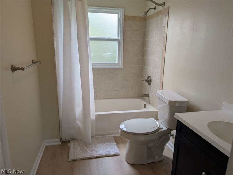 1678 Byron Drive, Mayfield Heights, OH 44124 Photo 9