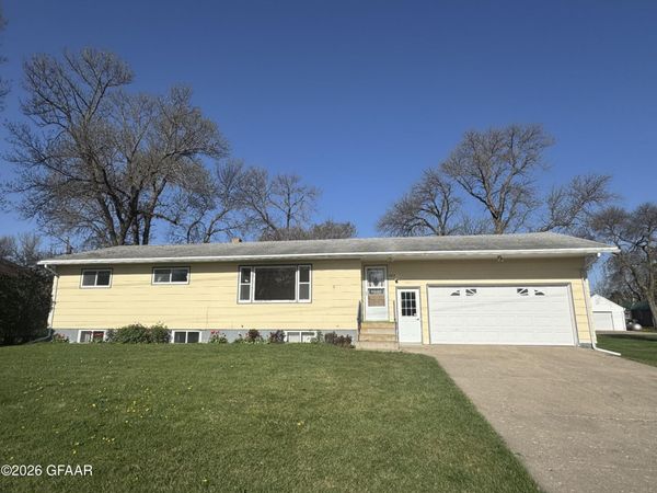 203 PARK Avenue , Finley, ND 58230